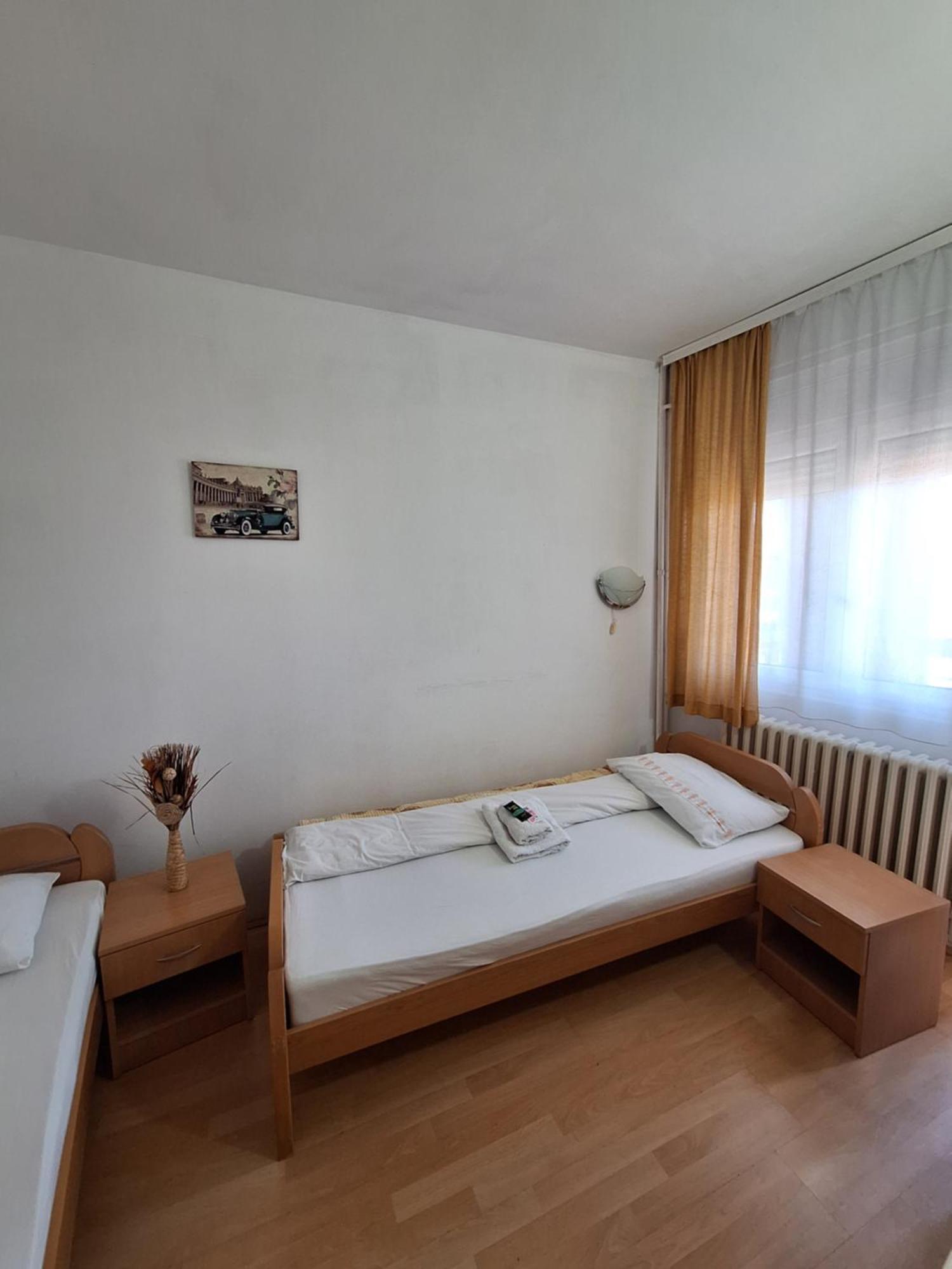 Hotel Konaciste Trstenik Bagian luar foto