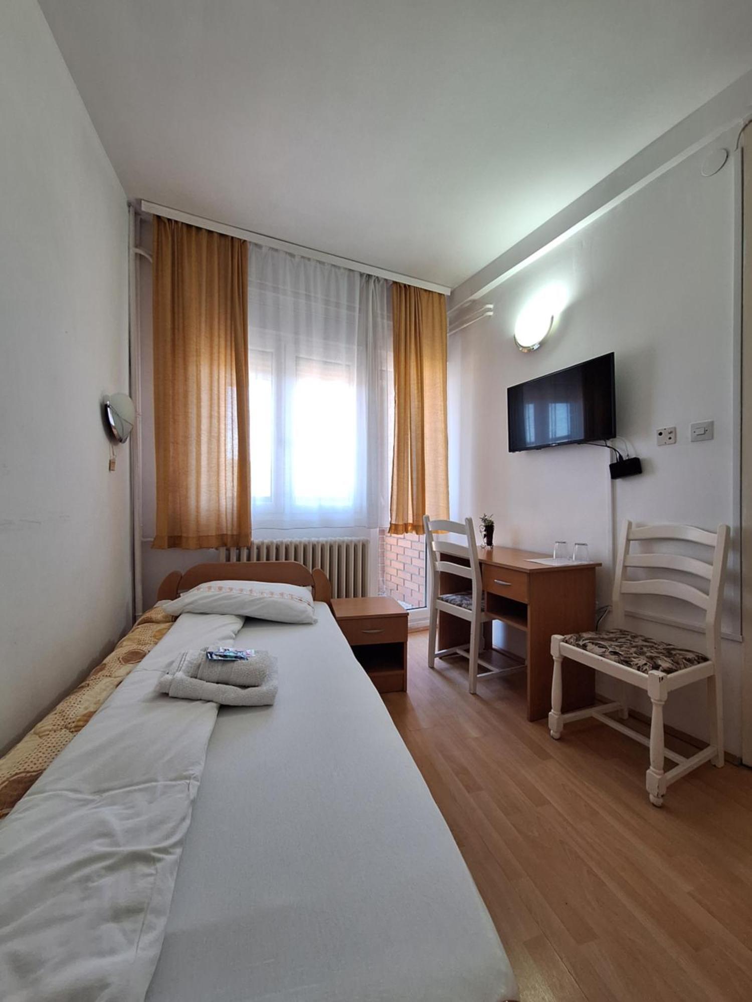 Hotel Konaciste Trstenik Bagian luar foto
